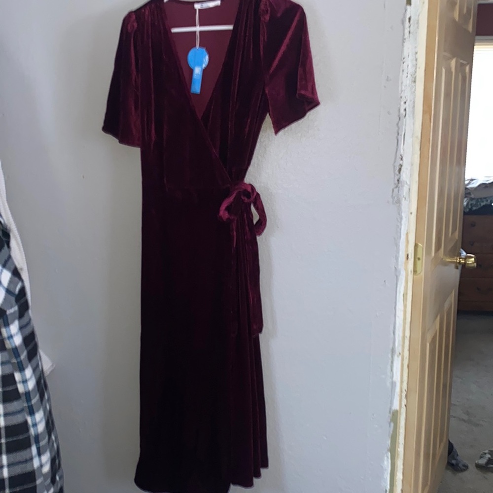NWT- cupshe Small wrap around dress